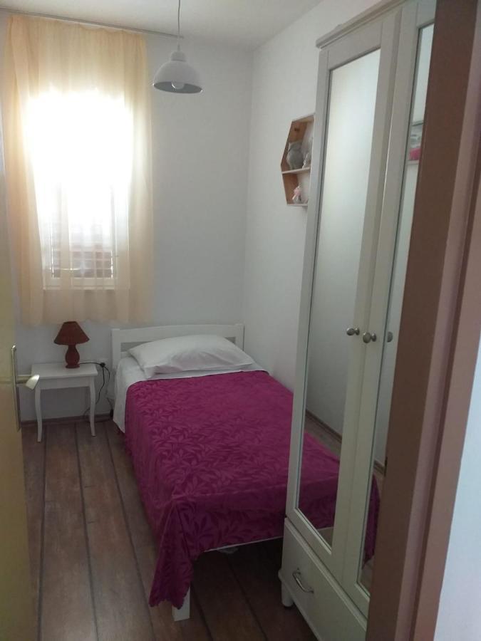 Apartmani Tina Jelsa  Exteriör bild