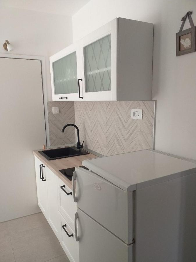 Apartmani Tina Jelsa  Exteriör bild